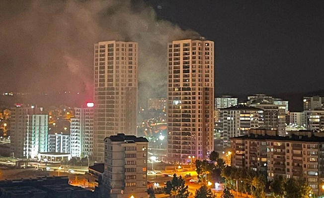 Başkent'te 26 katlı binada yangın: 1'i bebek 3 kişi yaşamını yitirdi