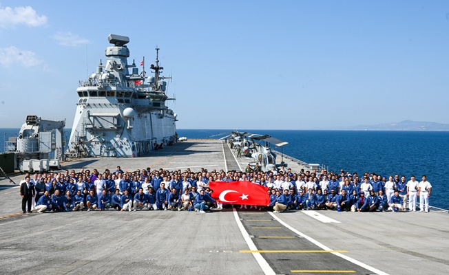 TCG Anadolu, ‘Mavi Vatan Boğaz Geçişi’ İçin Demir Aldı!