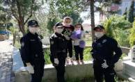 Çayırova’da Polisler çocukların gönlüne dokundu