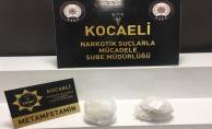 Kocaeli'de durdurulan bir araçta 2 kilo uyuşturucu ele geçirildi