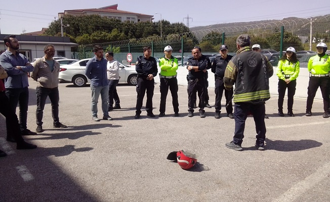 Büyükşehir İtfaiyesi’nden polislere yangın eğitimi