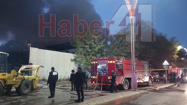 Gebze'de bulunan palet deposunda büyük yangın çıktı!